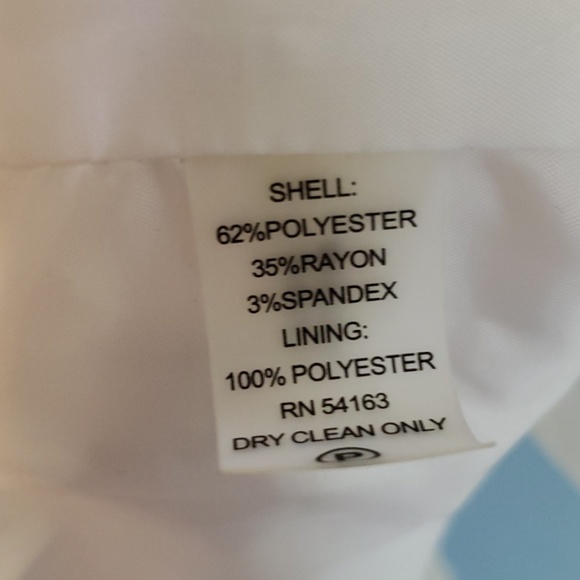 ❤️ 2/$25 … EUC Calvin Klein faux leather blazer (size 4) - Picture 7 of 7